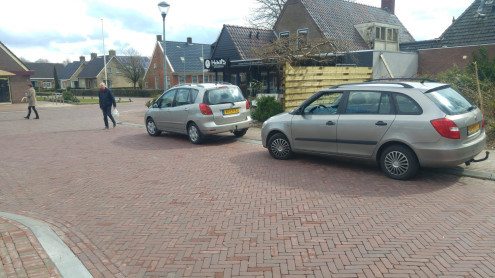 Problemen met parkeren in Vries na vernieuwing Centrum